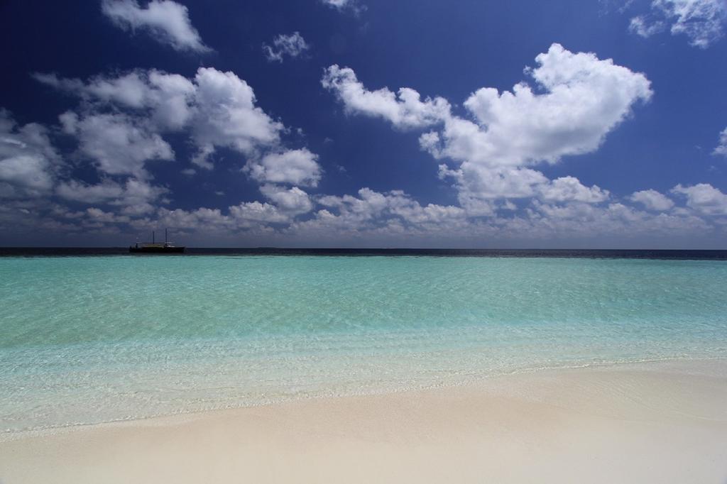 Local Island Inn Hangnaameedhoo Buitenkant foto